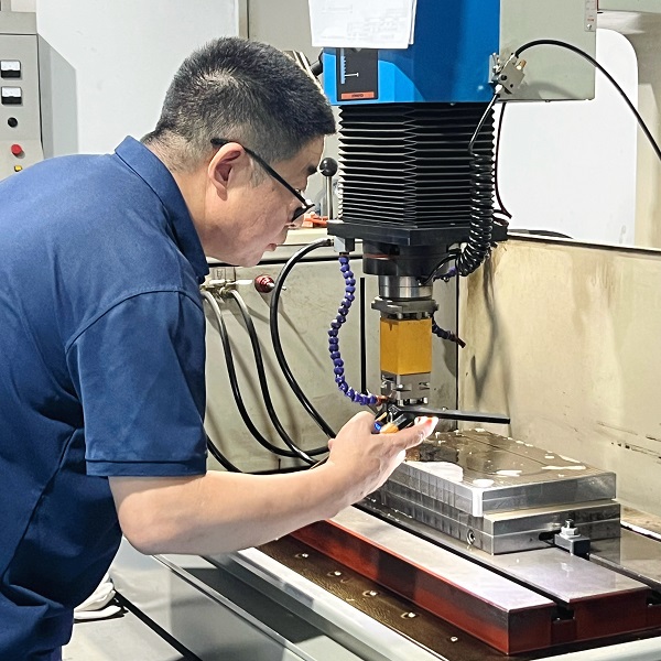 Mold and Engineering Departmen